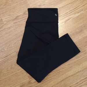 Lululemon Wunder Under Crops in black